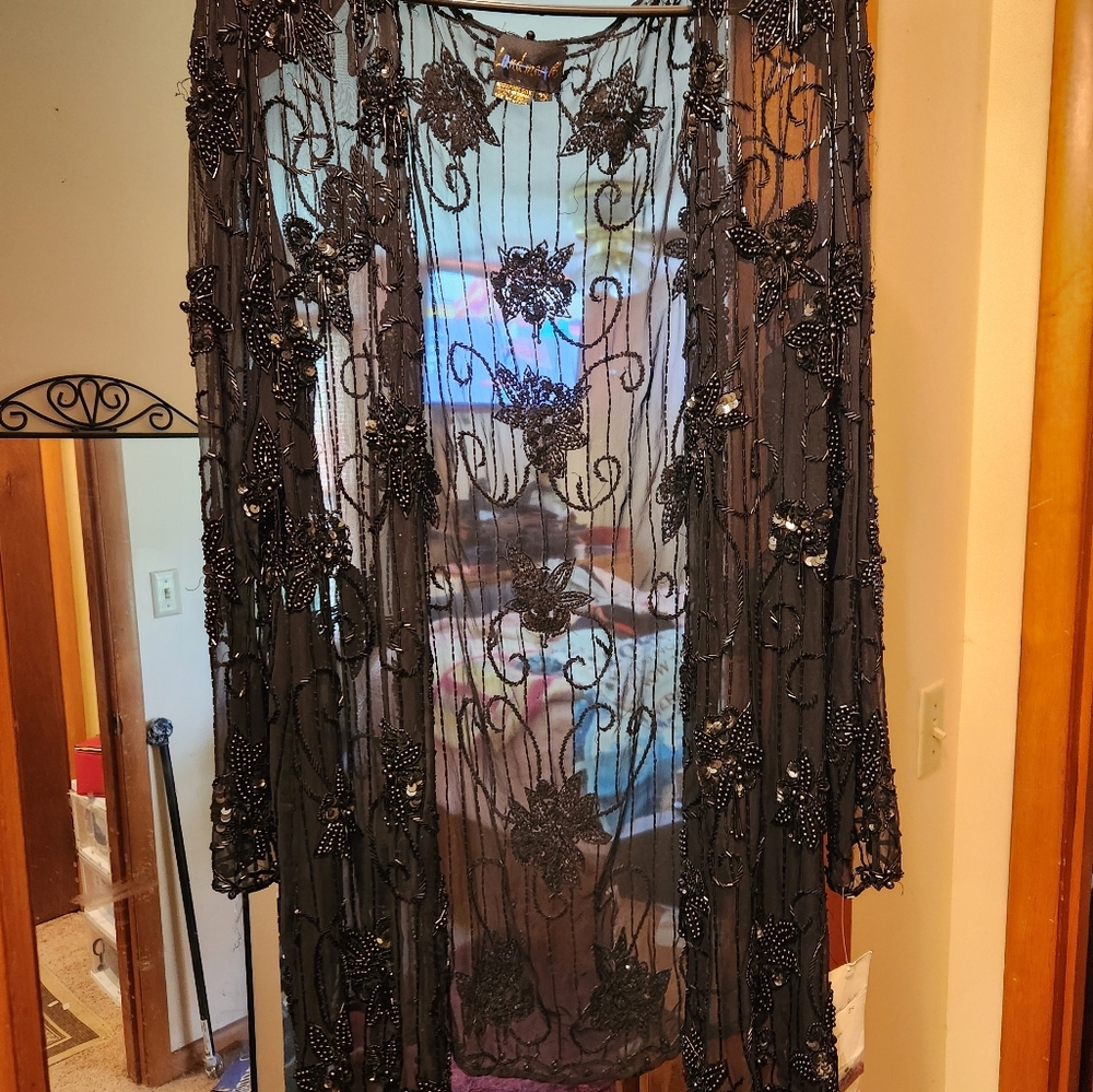Beaded shaw